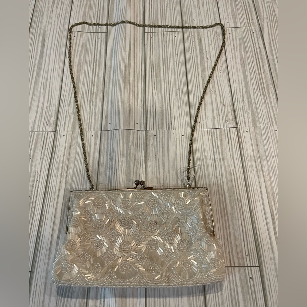 Elegant Vintage Cream Floral Clutch with Chain